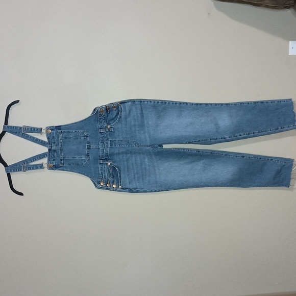 Universal Thread High-Rise Raw Hem Denim Overalls - Picture 4 of 9